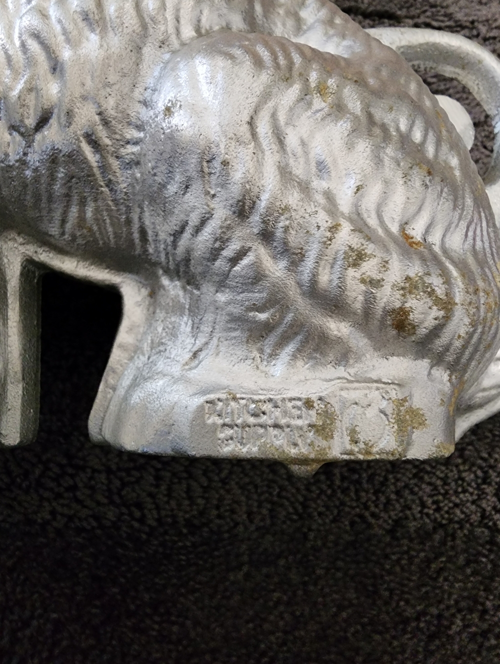 Cast Iron Rabbit Cake Mold - Picture 2 of 6